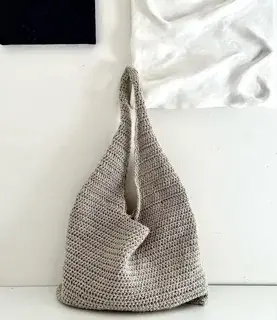 Proyectos de creatividad: bolso de crochet y pintura moldeable sobre canvas