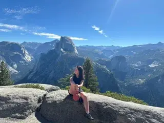Vistas de montaña para campañas de viajes y escapadas